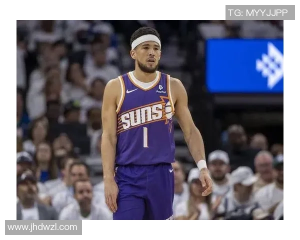 德文布克领衔太阳队冲击季后赛展现超强个人能力与团队合作精神